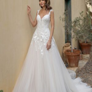 Robe de mariée Diane, silhouette princesse, tulle et dentelle ﬂeurie